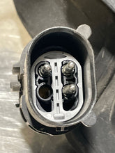 Load image into Gallery viewer, RADIATOR FAN W MOTOR BMW 525i 540i M5 1999 99 - 03 - NW63744
