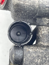 Load image into Gallery viewer, AC COMPRESSOR Mercedes C220 C36 E300 96 97 98 99 - 03 - NW42831
