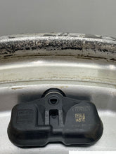 Load image into Gallery viewer, WHEEL RIM Solara 04-08 16x6-1/2 ALLOY - NW201467
