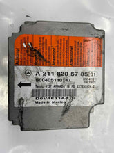 Load image into Gallery viewer, AIRBAG CONTROL MODULE COMPUTER CLS500 CLS55 CLS550 CLS63 E320 E500 04-07 - NW34659
