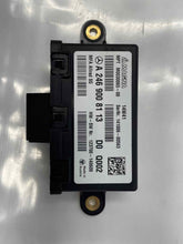 Load image into Gallery viewer, TRANSFER CASE CONTROL MODULE COMPUTER CLA250 CLA45 GLA250 GLA45 GLAh 14-16 - NW35168
