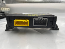 Load image into Gallery viewer, DOOR CONTROL MODULE COMPUTER Lincoln Navigator 2007-2014 - NW27721
