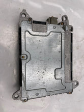 Load image into Gallery viewer, BODY CONTROL COMPUTER Jaguar S Type 2000 00 01 02 03 - NW32765
