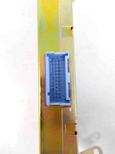 Load image into Gallery viewer, Radio Chevrolet Corvette 2000 - NW134722
