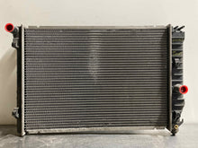 Load image into Gallery viewer, Radiator Chevrolet Corvette 2000 - NW131627
