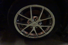 Load image into Gallery viewer, Wheel Rim Chevrolet Corvette 2000 - NW196273
