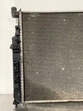 Load image into Gallery viewer, RADIATOR Gl320 Gl450 Gl550 ML320 ML350 ML550 ML63 R320 R350 R500 R63 08-09 - NW132396
