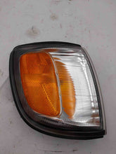 Load image into Gallery viewer, TURN SIGNAL LIGHT LAMP 4 Runner 99 00 01 02 Fender Mounted Right - NW83599
