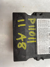Load image into Gallery viewer, AIR BAG CONTROL MODULE COMPUTER Audi A8 S8 11 12 13 14 - NW28559
