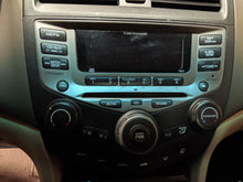 Load image into Gallery viewer, RADIO Honda Accord 2004 04 05 06 07 AM FM 6 CD - NW137582
