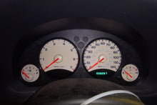 Load image into Gallery viewer, SPEEDOMETER CLUSTER Jeep Liberty 2004 04 - NW159068
