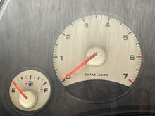 Load image into Gallery viewer, SPEEDOMETER CLUSTER Jeep Liberty 2004 04 - NW159068
