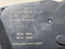 Load image into Gallery viewer, THROTTLE BODY Volkswagen Pasat CC Touareg Q7 2007 07 2008 08 09 10 11 12 - NW178666
