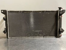 Load image into Gallery viewer, RADIATOR Expedition F150 Pickup F150 Raptor Pickup Raptor Navigator 09-14 - NW131818
