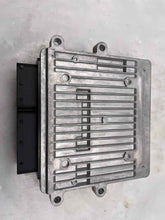 Load image into Gallery viewer, ECU ECM COMPUTER Land Rover LR3 2005 05 2006 06 2007 07 2008 08 2009 09 4.4L - NW61998
