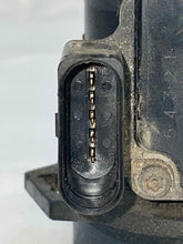 Load image into Gallery viewer, Mass Air Flow Sensor Meter MAF A4 A6 Allroad S4 2001-2006 - NW4737
