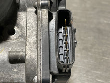 Load image into Gallery viewer, THROTTLE BODY Tundra Tacoma 4 Runner 2003 03 2004 04 2005 05 06 07 08 - 11 - NW178656
