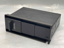 Load image into Gallery viewer, Radio  ISUZU AXIOM 2002 - NW137768
