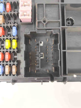 Load image into Gallery viewer, Fuse Box Mercury Mariner 2005 - NW65023
