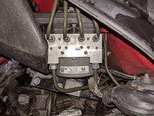 Load image into Gallery viewer, ABS Pump Subaru Impreza WRX 2016 - NW214570
