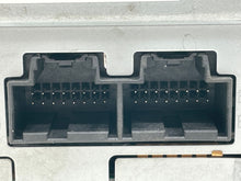 Load image into Gallery viewer, Radio  SAAB 9-5 2006 - NW293299
