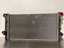 Load image into Gallery viewer, RADIATOR Ford Expedition Lincoln Navigator 2007 07 2008 08 - NW131816
