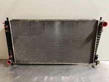 Load image into Gallery viewer, RADIATOR Ford F150 Pickup F250 Pickup 99 00 01 02 03 04 - NW131685
