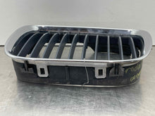 Load image into Gallery viewer, GRILLE BMW 528i 540i 1997 97 1998 98 1999 99 2000 00 Upper Left - NW98181
