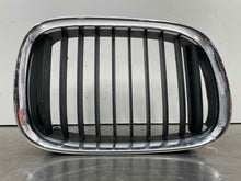 Load image into Gallery viewer, GRILLE BMW 528i 540i 1997 97 1998 98 1999 99 2000 00 Upper Right - NW98182
