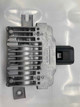 Load image into Gallery viewer, FUEL PUMP CONTROL MODULE COMPUTER Evoque LR2 LR4 Range Rover Sport 10-16 - NW215749
