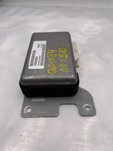 Load image into Gallery viewer, TRANSFER CASE CONTROL MODULE COMPUTER 1500 Pickup 2500 97-00 - NW233047
