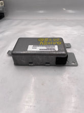 Load image into Gallery viewer, TRANSFER CASE CONTROL MODULE COMPUTER 1500 Pickup 2500 97-00 - NW233047
