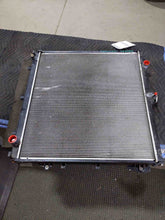Load image into Gallery viewer, RADIATOR Toyota Sequoia Tundra 07 08 09 10 11 12 13 - NW230601
