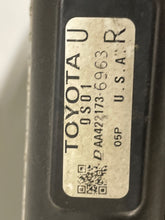 Load image into Gallery viewer, RADIATOR Toyota Sequoia Tundra 07 08 09 10 11 12 13 - NW230601
