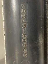 Load image into Gallery viewer, RADIATOR Toyota Sequoia Tundra 07 08 09 10 11 12 13 - NW230601
