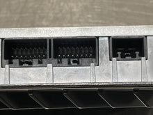 Load image into Gallery viewer, AMPLIFIER F-Type Vanden Pl XF XFR XJ XJL 11 12 13 14 15 - NW232125
