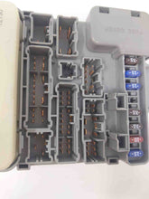Load image into Gallery viewer, FUSE BOX Honda Odyssey 99 00 01 02 03 04 - NW65568
