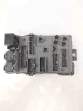 Load image into Gallery viewer, FUSE BOX Honda Odyssey 99 00 01 02 03 04 - NW65568
