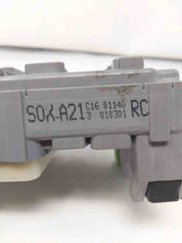 Load image into Gallery viewer, FUSE BOX Honda Odyssey 99 00 01 02 03 04 - NW65569
