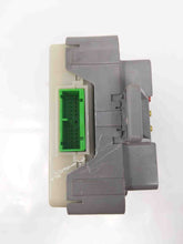 Load image into Gallery viewer, FUSE BOX Honda Odyssey 99 00 01 02 03 04 - NW65569
