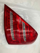 Load image into Gallery viewer, [INVENTORYCAR_YEAR_MAKE_MODEL] TAIL LIGHT LAMP ASSEMBLY Right - NW523450
