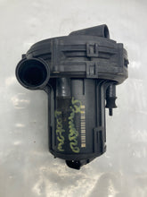 Load image into Gallery viewer, AIR INJECTION PUMP SMOG BMW X5 2001 01 2002 02 2003 03 3.0L - NW8092
