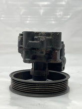 Load image into Gallery viewer, POWER STEERING PUMP  SEQUOIA TUNDRA 2001 01 02 03 04 - 07 - NW164145
