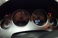 Load image into Gallery viewer, SPEEDOMETER CLUSTER Volkswagen Routan 2009 09 2010 10 - NW162250
