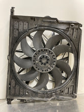 Load image into Gallery viewer, RADIATOR FAN ASSEMBLY 550i 550i Gt 650i 750 HYBRID 750i 750il 09-15 - NW246565
