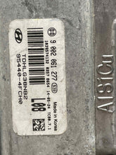 Load image into Gallery viewer, Computer Hyundai Genesis 2015 - NW235032
