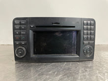 Load image into Gallery viewer, RADIO Mercedes-Benz ML350 ML450 ML550 ML63 2011 11 - NW232492
