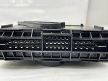 Load image into Gallery viewer, BODY CONTROL MODULE BCM COMPUTER Genesis 2010 10 2011 11 - NW32249
