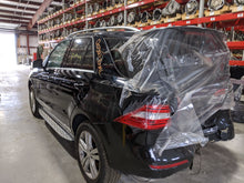 Load image into Gallery viewer, Carrier Assembly  MERCEDES ML-CLASS 2015 - NW240993
