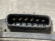 Load image into Gallery viewer, THROTTLE BODY Toyota Prius Prius V 12 13 14 15 16 17 18 - NW246497
